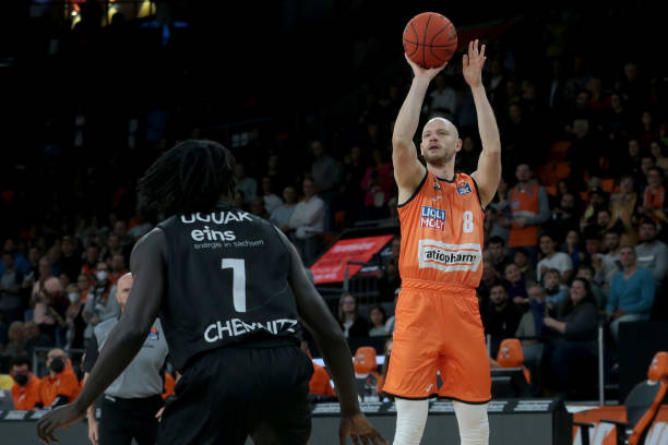 队的进攻空 队的进攻空