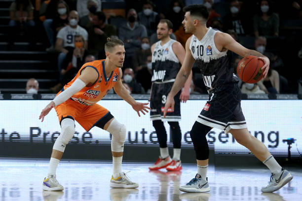 扭转目前的 扭转目前的