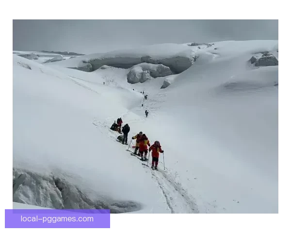 登山训练全攻略：挑战高峰，掌握技巧