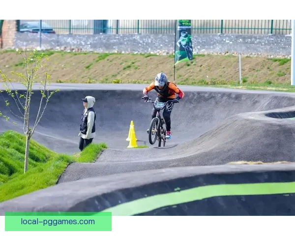 骑行极限：挑战BMX赛场的刺激之旅